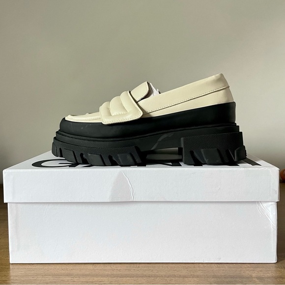 GANNI Off-White Leather Chunky Padded Loafers in Oyster Gray Women’s Size 8.5/39 - Picture 13 of 15